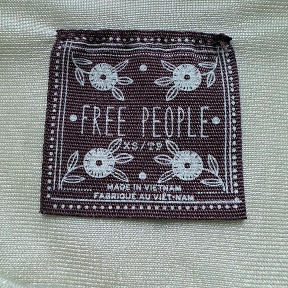 Free People Ivory Lace Boho Blouse Top XS Sheer Scalloped Hem Dolman Sleeve - Picture 13 of 13